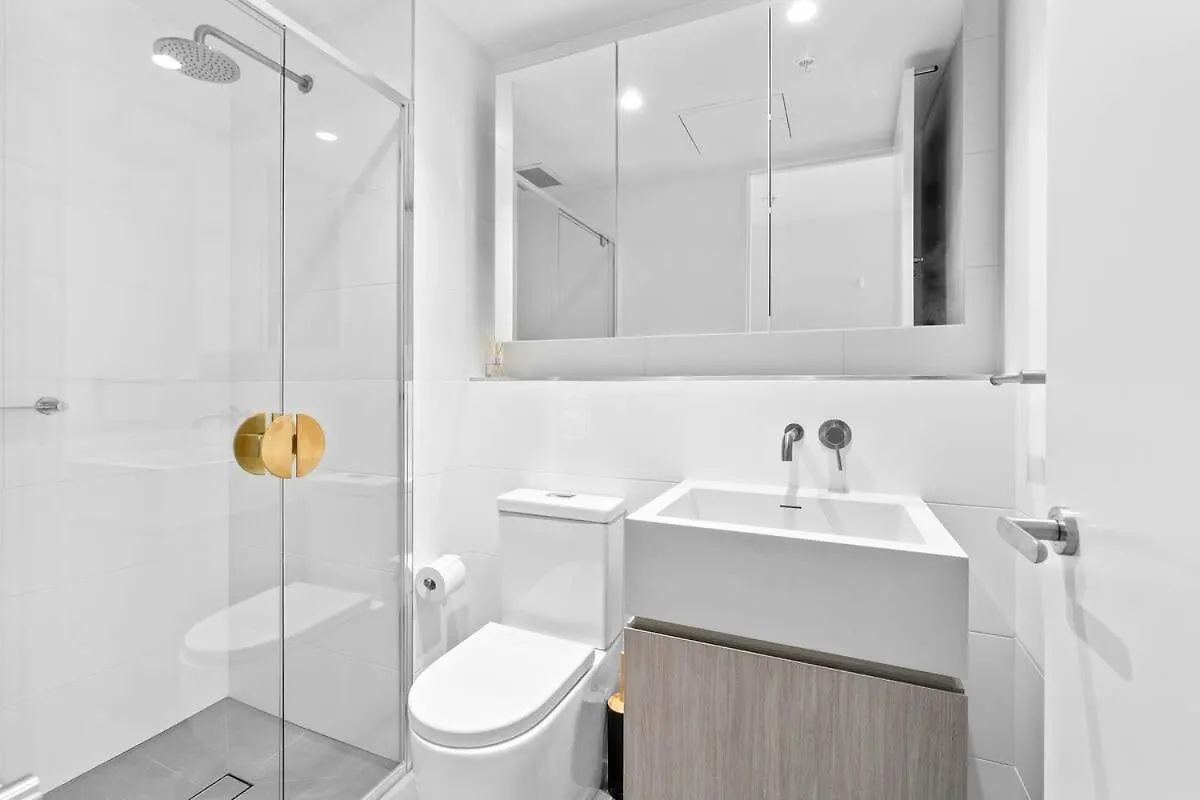 Adelaide Cbd Oasis - 2Br Realm Retreat - Level 19 Apartment