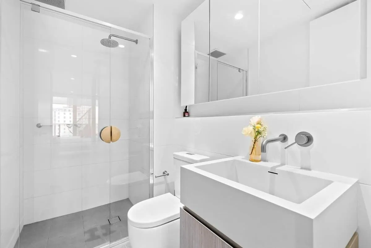 Adelaide Cbd Oasis - 2Br Realm Retreat - Level 19 Apartment